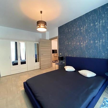 Baby Sea View And Pools Apartment- Mamaia Beach Resort Navodari Exterior photo